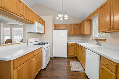 1880 Willow Circle Drive, Crest Hill, IL 60403 - Photo 9