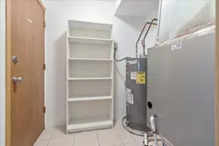 1056 Manchester Ct, South Elgin, IL 60177 - Photo 17
