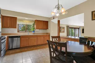 411 Arlington Ave, Westmont, IL 60559 - Photo 9