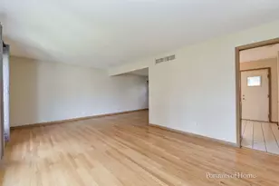 8S122 Washington St, Darien, IL 60561 - Photo 7