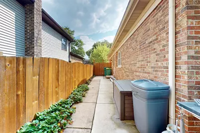 674 Sycamore Lane, Wheeling, IL 60090 - Photo 23