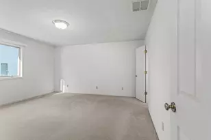 605 Edwards St, Monticello, IL 61856 - Photo 15