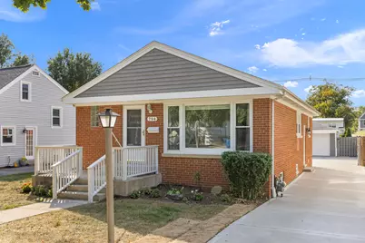 794 S Fairfield Avenue, Elmhurst, IL 60126 - Photo 1