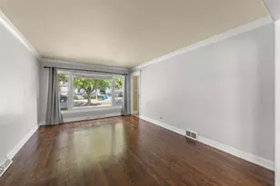 794 S Fairfield Ave, Elmhurst, IL 60126 - Photo 5