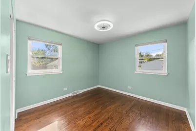 794 S Fairfield Avenue, Elmhurst, IL 60126 - Photo 9