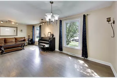 7309 Seminole Court, Darien, IL 60561 - Photo 11