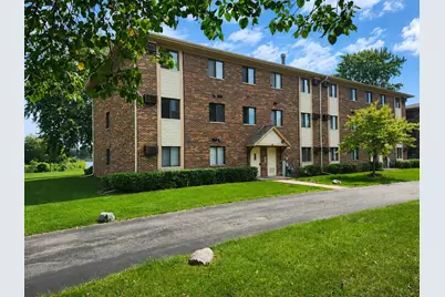 4 Parkside Court #3, Vernon Hills, IL 60061 - Photo 1