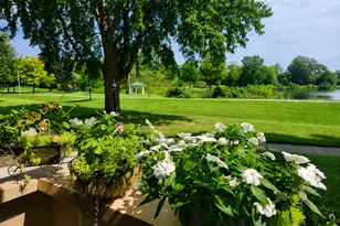 4 Parkside Ct, Vernon Hills, IL 60061 - Photo 17