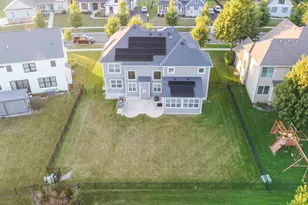 3605 Harmony Cir, Elgin, IL 60124 - Photo 43