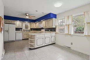 2118 Bristol Rd, Champaign, IL 61821 - Photo 15