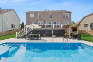 711 Jorstad Dr, North Aurora, IL 60542 - Photo 3