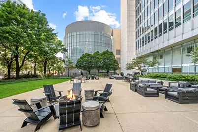 500 W Superior Street #1902, Chicago, IL 60654 - Photo 19