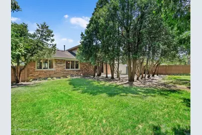 8201 Crestview Drive, Willow Springs, IL 60480 - Photo 27