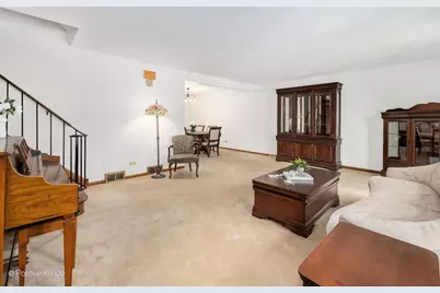 8201 Crestview Drive, Willow Springs, IL 60480 - Photo 5