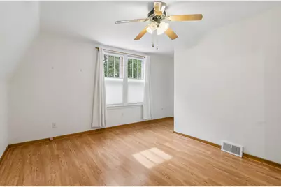 5228 N Ludlam Avenue, Chicago, IL 60630 - Photo 13