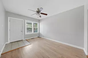 9516 S Yale Ave, Chicago, IL 60628 - Photo 5