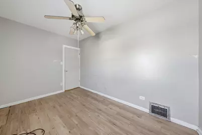 9516 S Yale Avenue, Chicago, IL 60628 - Photo 35
