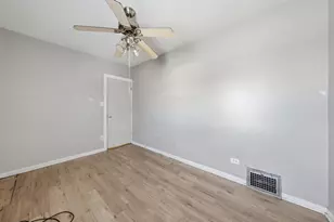 9516 S Yale Ave, Chicago, IL 60628 - Photo 35