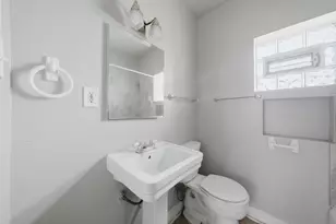 9516 S Yale Ave, Chicago, IL 60628 - Photo 23