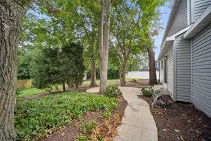 726 Dorchester Dr, Bolingbrook, IL 60440 - Photo 5