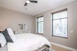 340 W Superior St, Chicago, IL 60654 - Photo 17