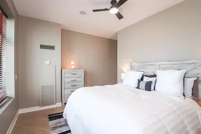 340 W Superior Street #1604, Chicago, IL 60654 - Photo 19