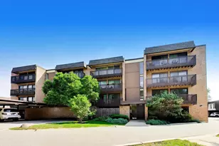 1845 Tanglewood Dr, Glenview, IL 60025 - Photo 1
