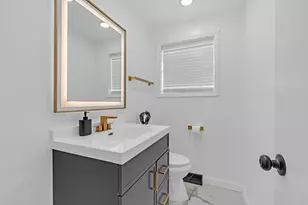 6820 N Sauganash Ave, Chicago, IL 60646 - Photo 23