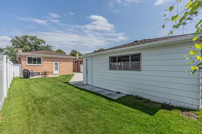 6820 N Sauganash Avenue, Chicago, IL 60646 - Photo 31