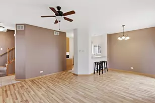 3 Windsor Cir, South Elgin, IL 60177 - Photo 3