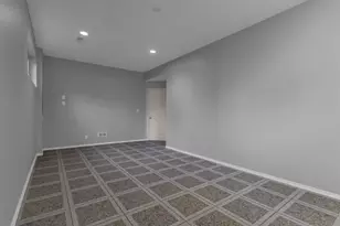 3140 Taunton St, Elgin, IL 60124 - Photo 7