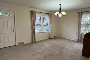 31 S Van Nortwick Ave, Batavia, IL 60510 - Photo 5