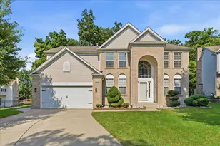 4 Sagebrush Ct, Streamwood, IL 60107 - Photo 1