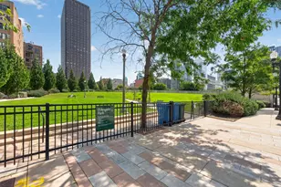 235 W Van Buren St, Chicago, IL 60607 - Photo 33