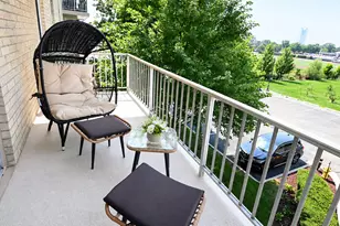 110 W Butterfield Rd, Elmhurst, IL 60126 - Photo 11