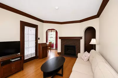 35 W Maple Avenue, Roselle, IL 60172 - Photo 3