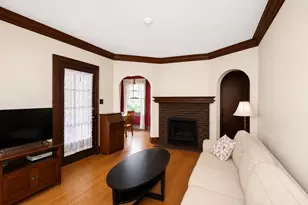 35 W Maple Ave, Roselle, IL 60172 - Photo 3