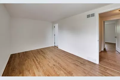 2307 N Kennicott Drive, Arlington Heights, IL 60004 - Photo 17