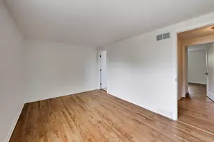 2307 N Kennicott Dr, Arlington Heights, IL 60004 - Photo 17