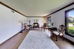 6723 Kingswood Rd, Willowbrook, IL 60527 - Photo 5