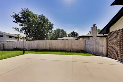6723 Kingswood Road, Willowbrook, IL 60527 - Photo 35