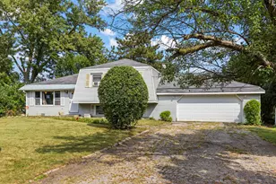 1N043 Darling St, Carol Stream, IL 60188 - Photo 1