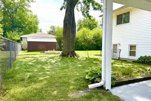 219 E 168th Pl E, South Holland, IL 60473 - Photo 13