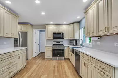 2 Essex Court, Hawthorn Woods, IL 60047 - Photo 15