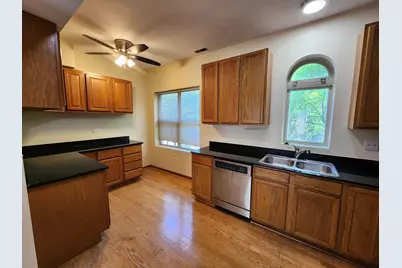 2363 E 70th Place #B, Chicago, IL 60649 - Photo 5