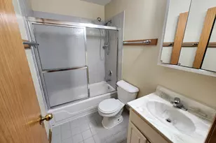 2363 E 70th Pl, Chicago, IL 60649 - Photo 15