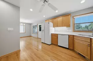 586 S Hawthorne Ave, Elmhurst, IL 60126 - Photo 13
