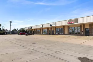 1507 1/2 W Jefferson St, Joliet, IL 60435 - Photo 1