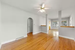 329 E 5th St, Lockport, IL 60441 - Photo 7