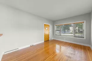 329 E 5th St, Lockport, IL 60441 - Photo 5